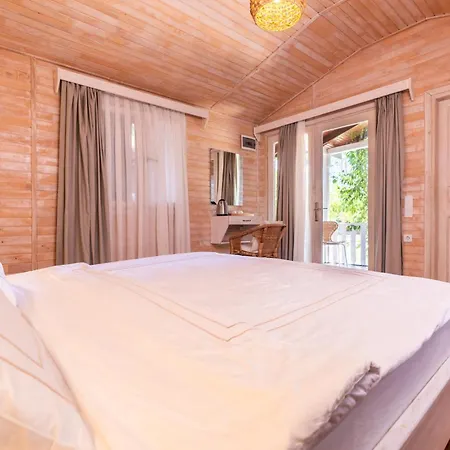Alicra Hotel